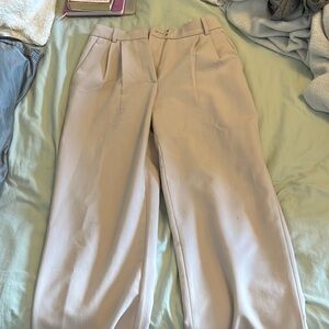 Abercrombie women’s beige trousers in great condition!